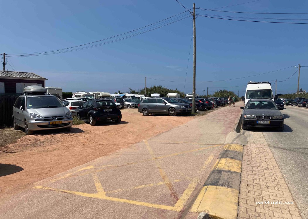 (2520) Ferrel - 21 Avenida da Praia — foto