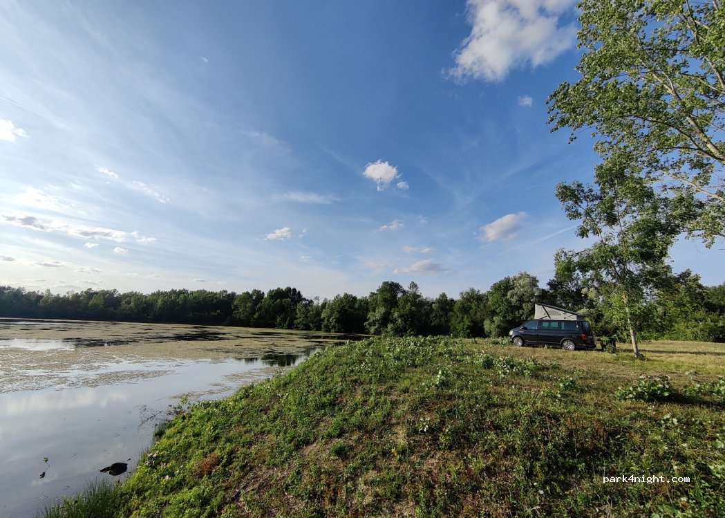 (77118) Balloy - Unnamed road — foto 2