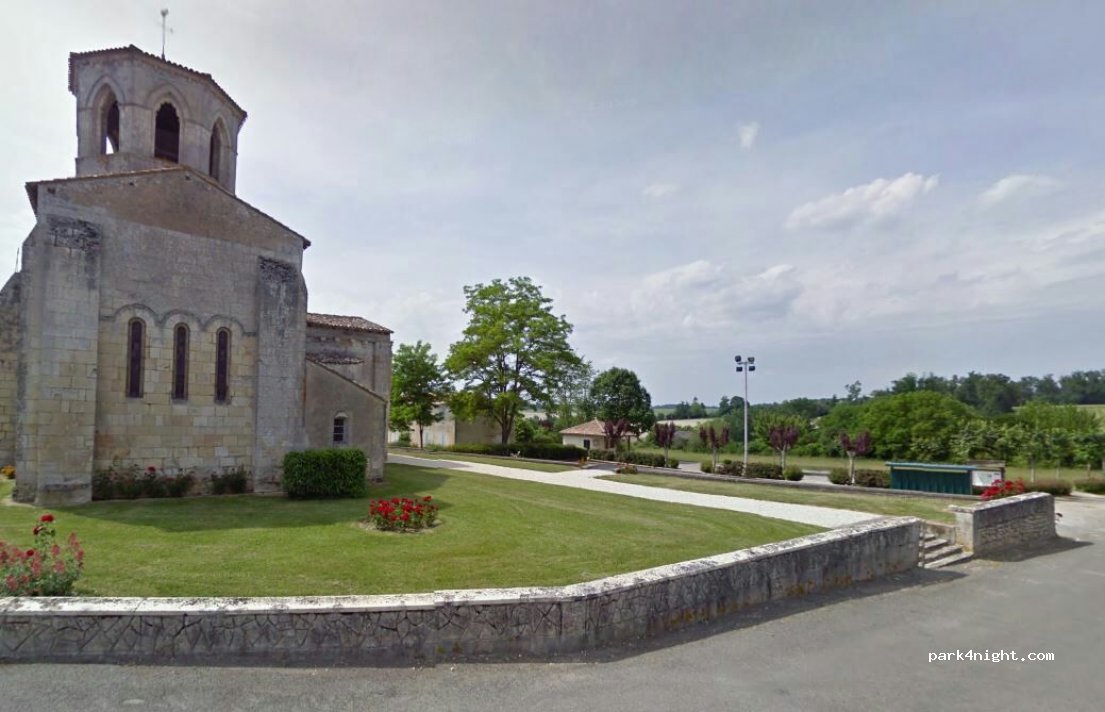 (17130) Rouffignac - Le Bourg — foto