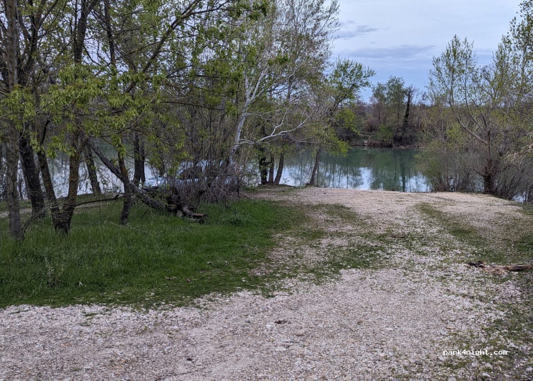 (30210) Remoulins - Unnamed road — foto 2