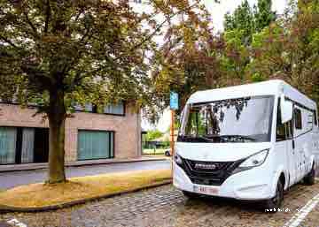 (8800) Roeselare - 12 Heilig-Kruisplein — foto