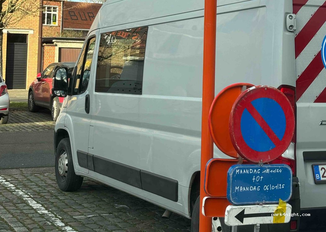 (8800) Roeselare - Onze-Lieve-Vrouwemarkt — foto 4