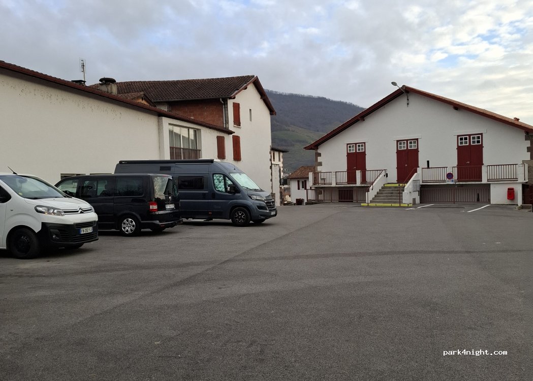(64220) Uhart-Cize - 11 Route de Lasse — foto 4
