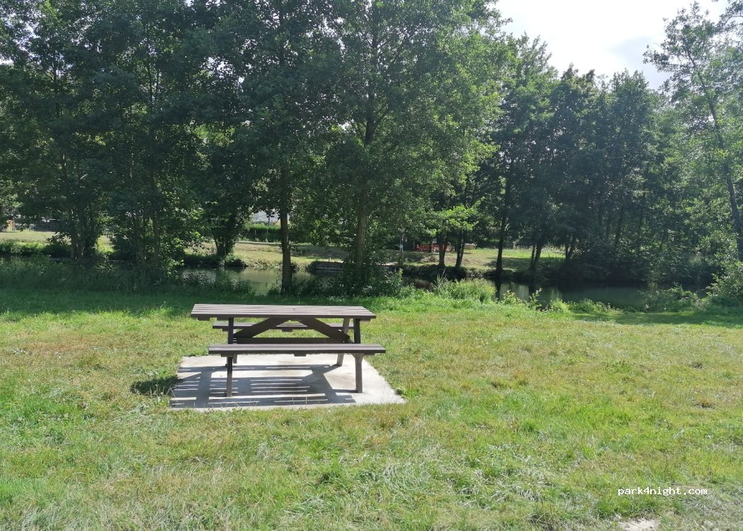 (79400) Saint-Martin-de-Saint-Maixent - — foto 2