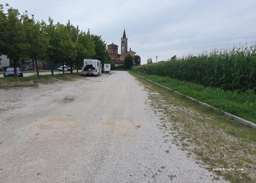 (26012) Castelleone - 8 Via Villa Misericordia — foto