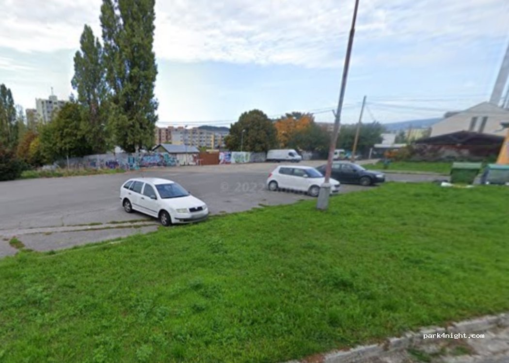 (902 01) Pezinok - 1773/62 Rázusova — foto