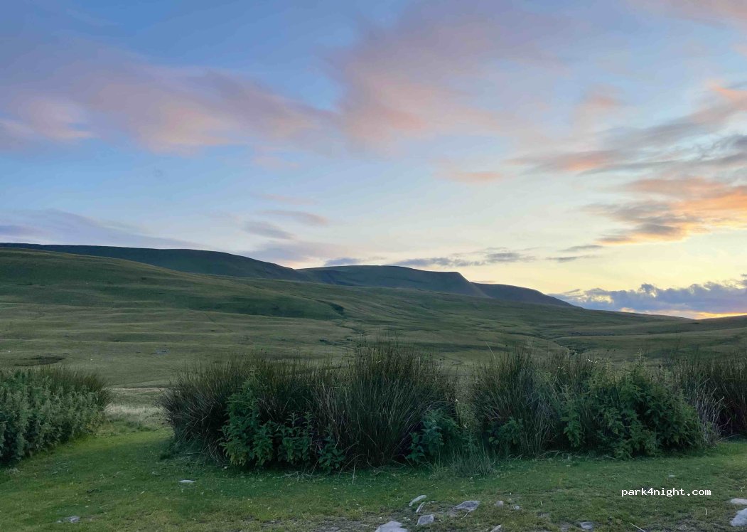 (LD3 8YR) Ystradgynlais - Unnamed Road — foto