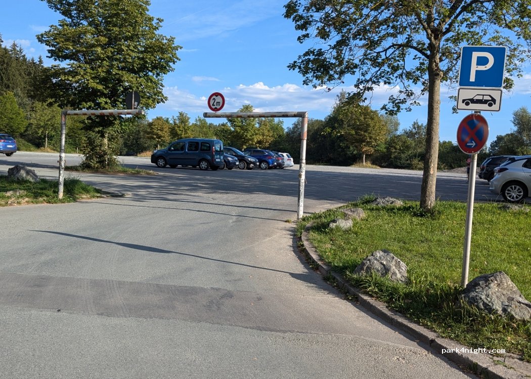 (95032) Hof - 2 Untreusee — foto