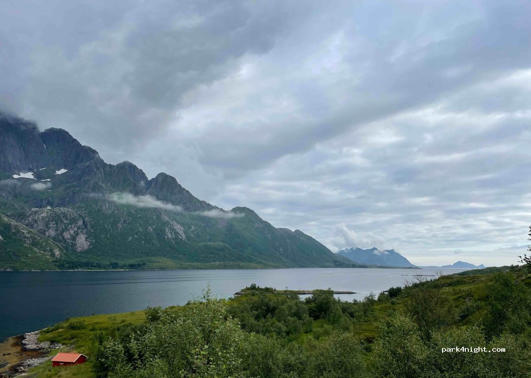 (8300) Svolvær - E10 — foto