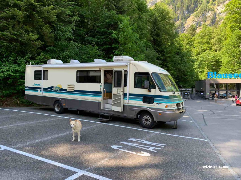 (3717) Kandergrund - Blausee — foto 2