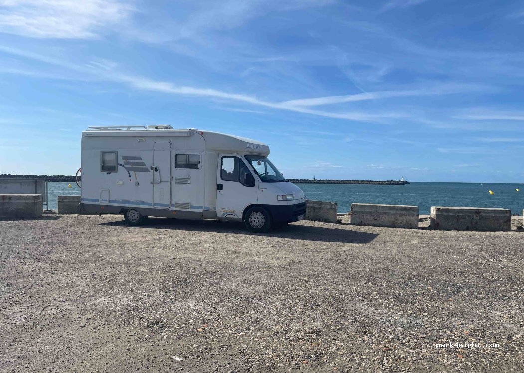 (34300) Agde - Unnamed Road — foto