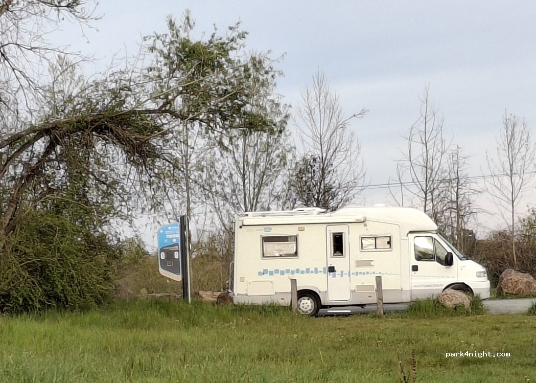 (03260) Saint-Rémy-en-Rollat - Unnamed Road — foto 5