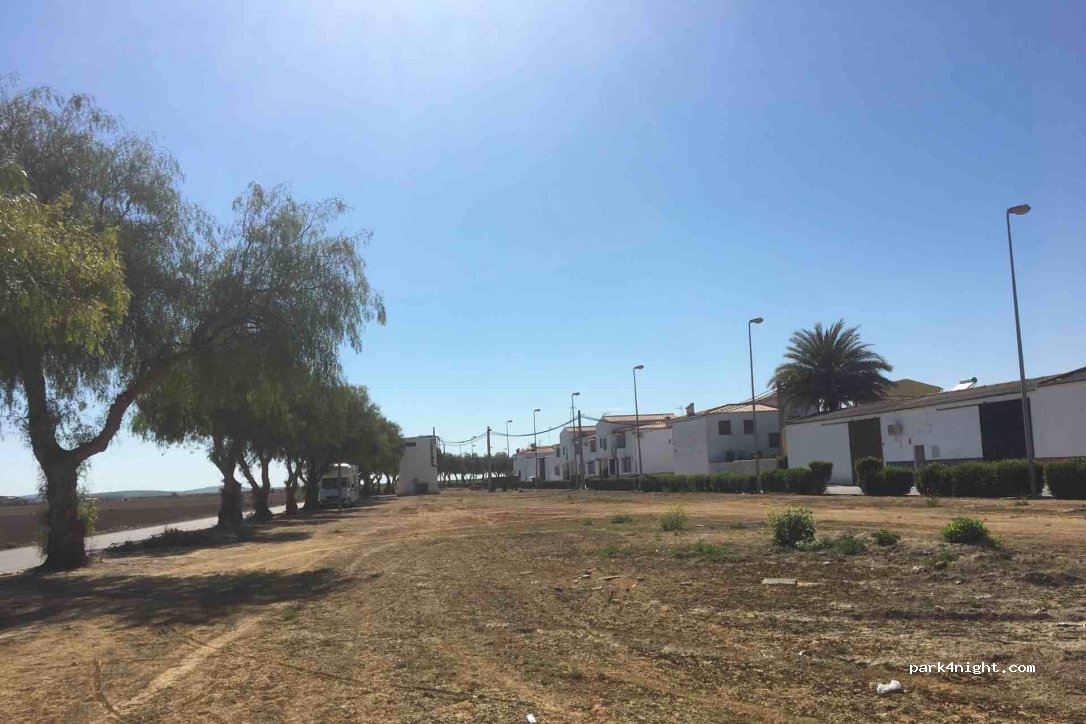 (41731) Marismillas - Calle Ferrocarril — foto 2