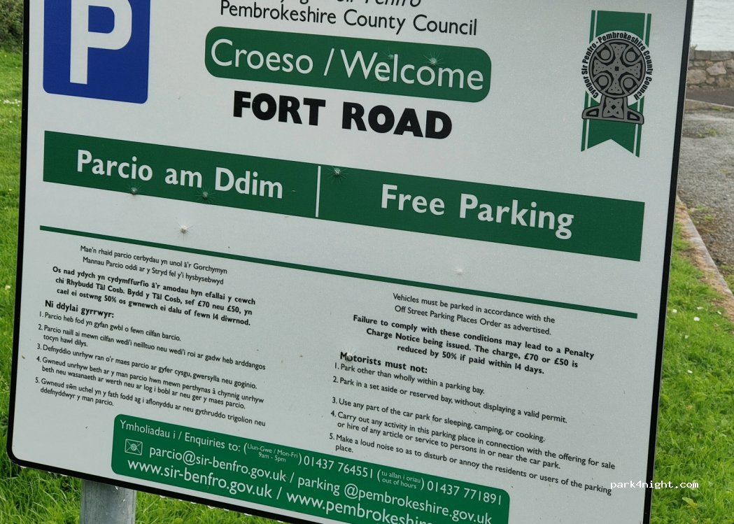 (SA72 6AE) Pembroke Dock - Fort Road — foto 3