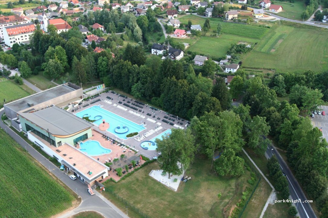 (8350) Dolenjske Toplice - 1 Zdraviliški trg — foto