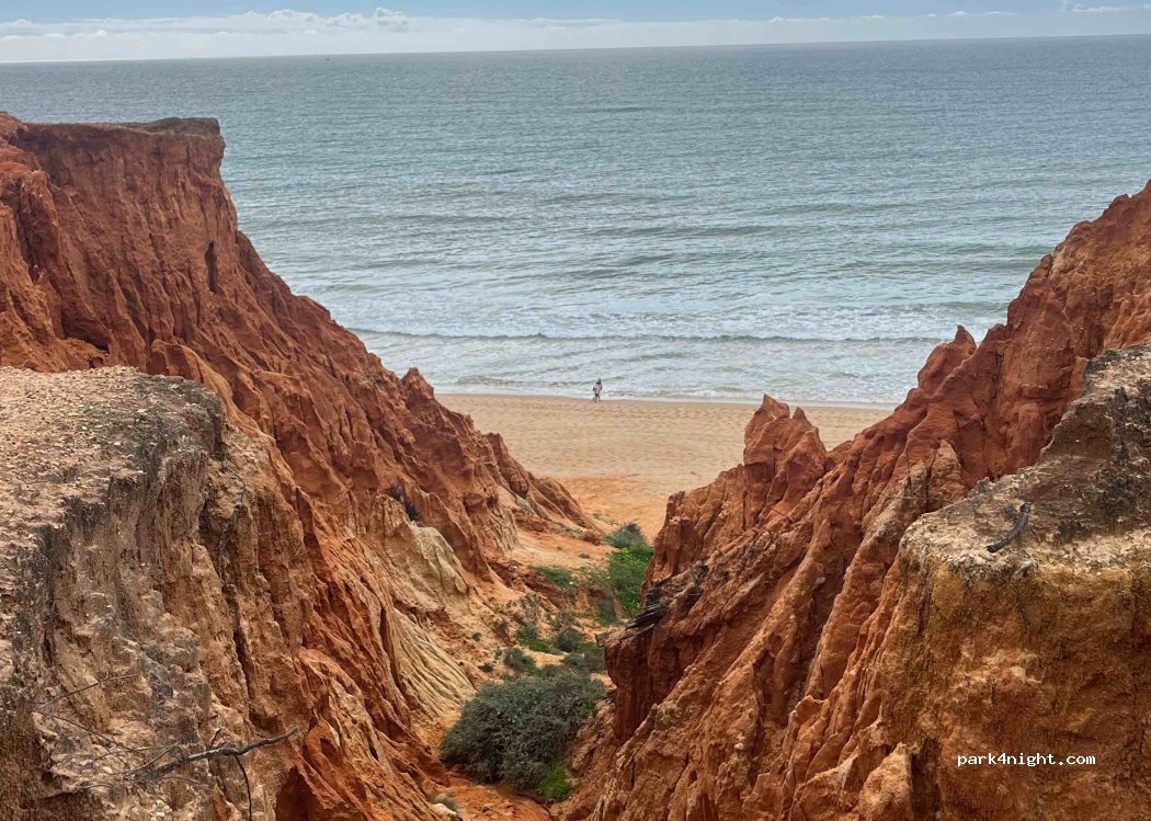 (8200) Olhos de Água - 8200 Acesso Praia dos Tomates — foto 3