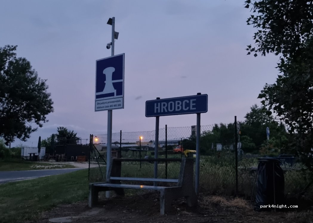 (411 83) Hrobce - — foto 3
