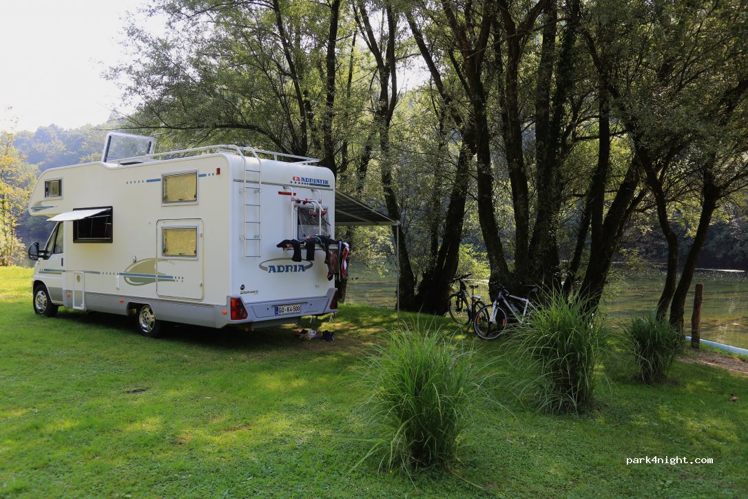 Camping naturiste Mali Raj — foto