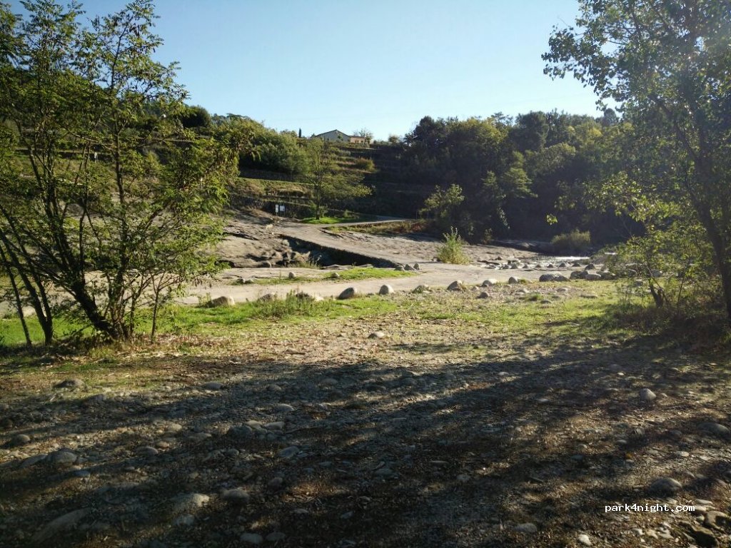 (07140) Les Salelles - La Rivière — foto