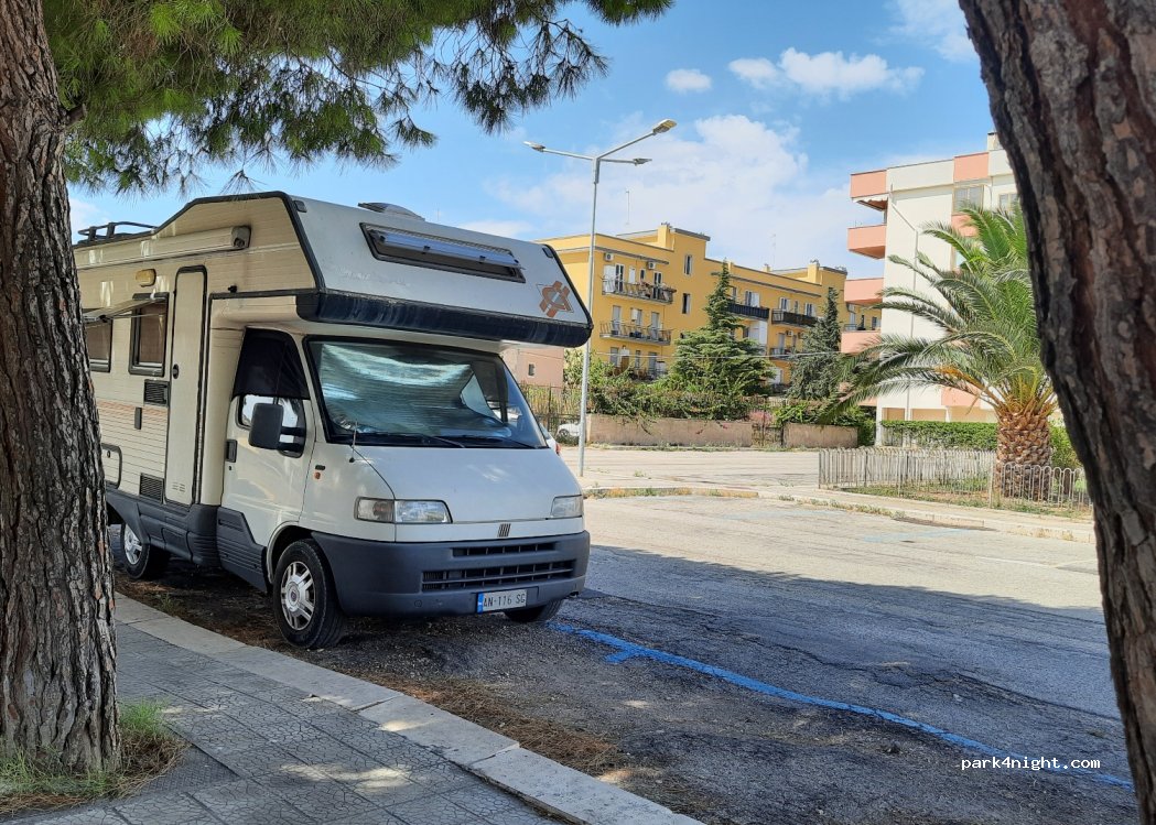 (76011) Bisceglie - 12 Via del Mulino a Vento — foto