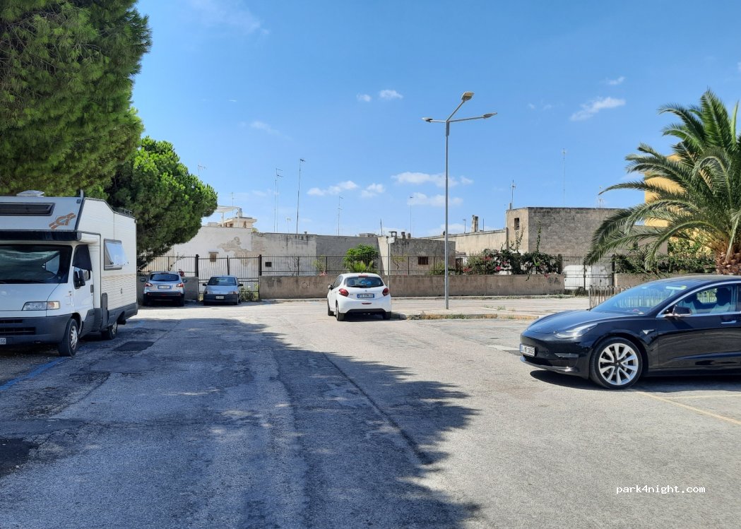 (76011) Bisceglie - 12 Via del Mulino a Vento — foto 2