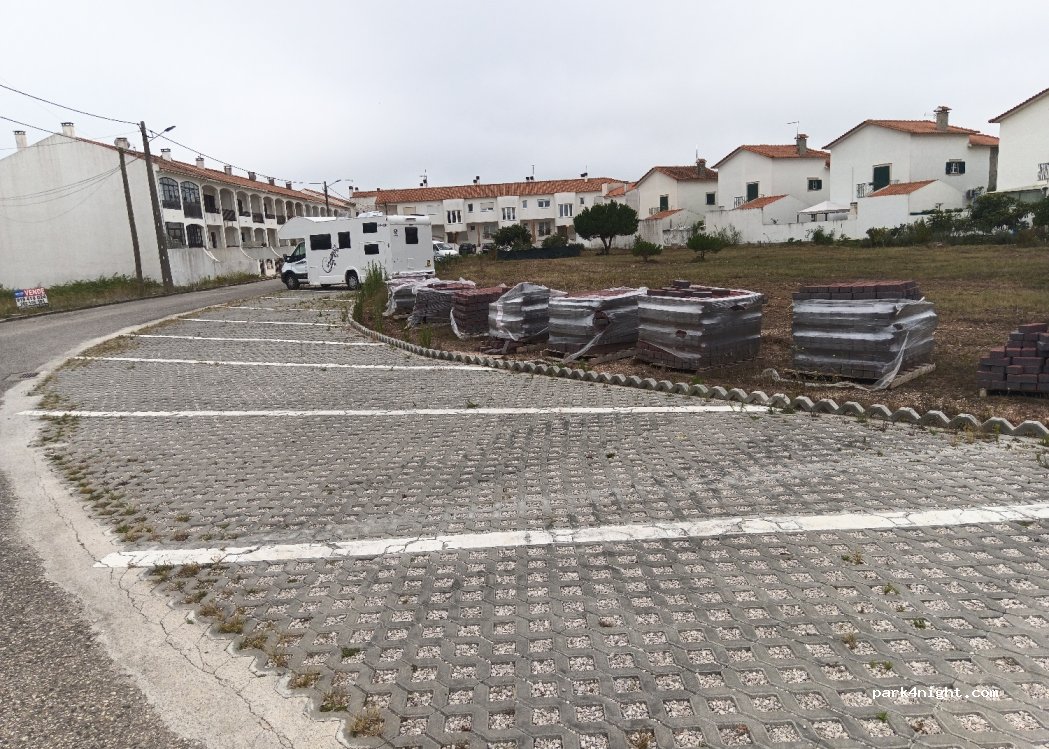 (2460) São Martinho do Porto - 122 Praceta José Mourão — foto 2