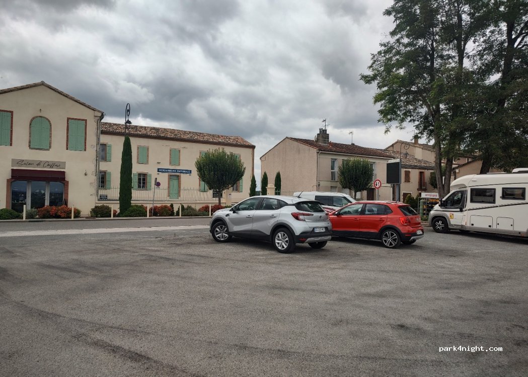 (81140) Castelnau-de-Montmiral - 110 Rue Lafayette — foto