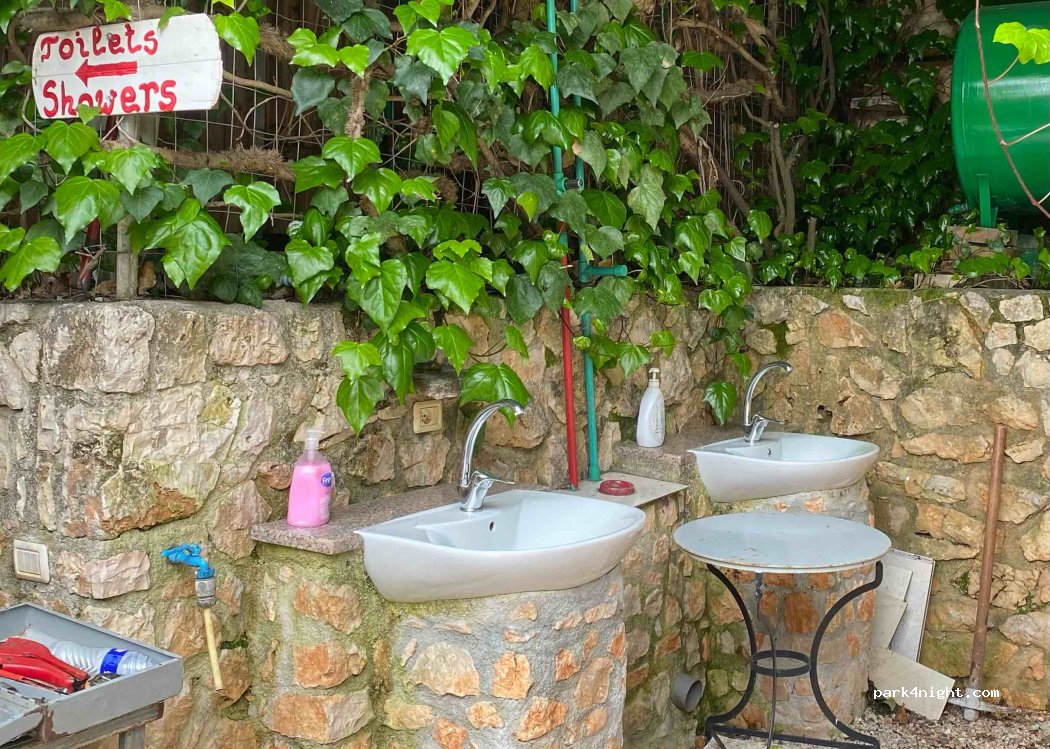 Ksamil Caravan Camping — foto 4