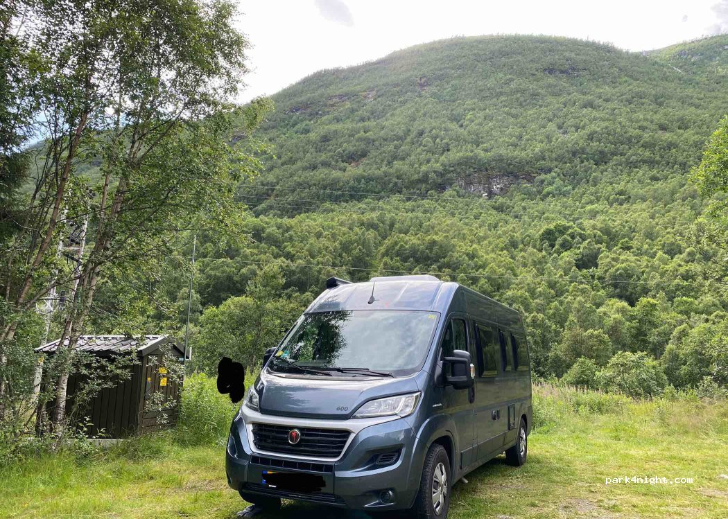 (6884) Øvre Årdal - 567 Fardalsvegen — foto