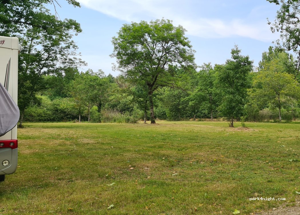(03460) Villeneuve-sur-Allier - — foto