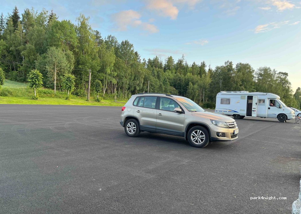 (2760) Røykenvik - 105 Fjordsvegen — foto