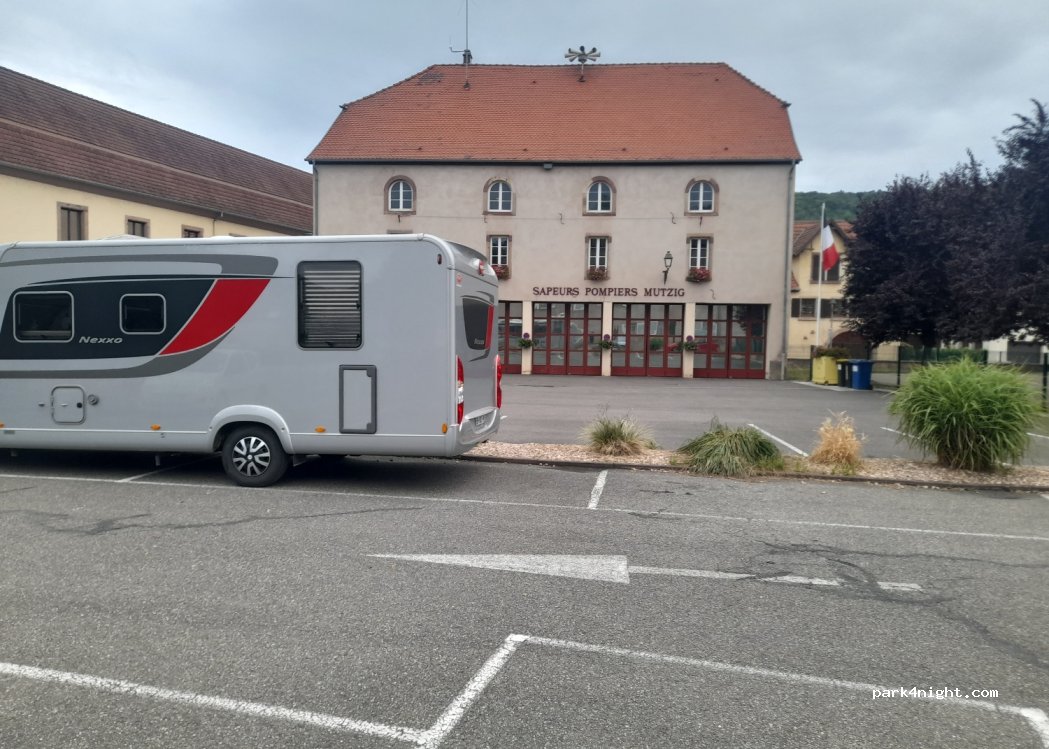 (67190) Mutzig - 1 Place Jacques Coulaux — foto
