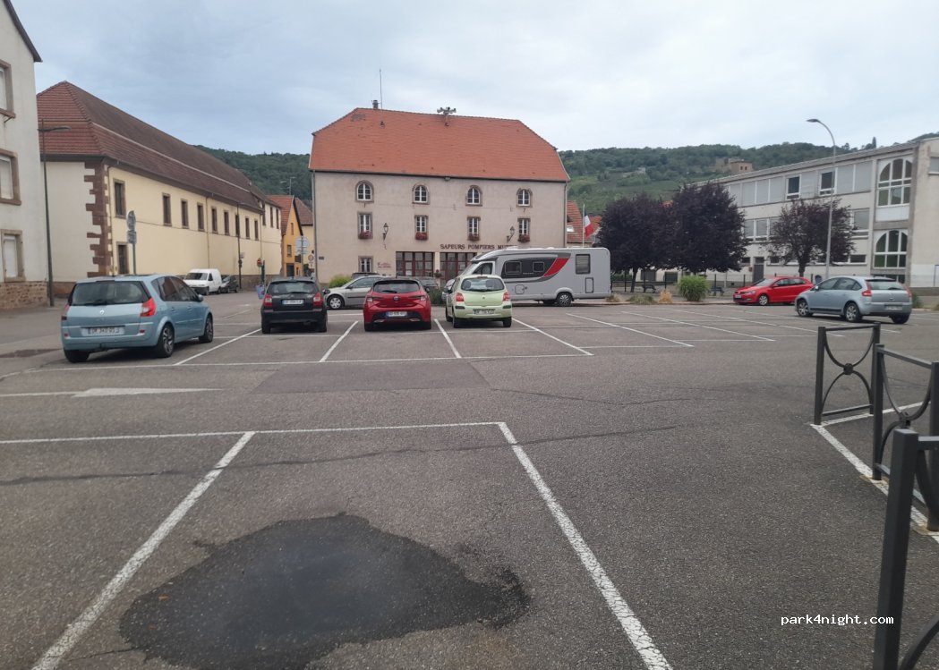 (67190) Mutzig - 1 Place Jacques Coulaux — foto 2