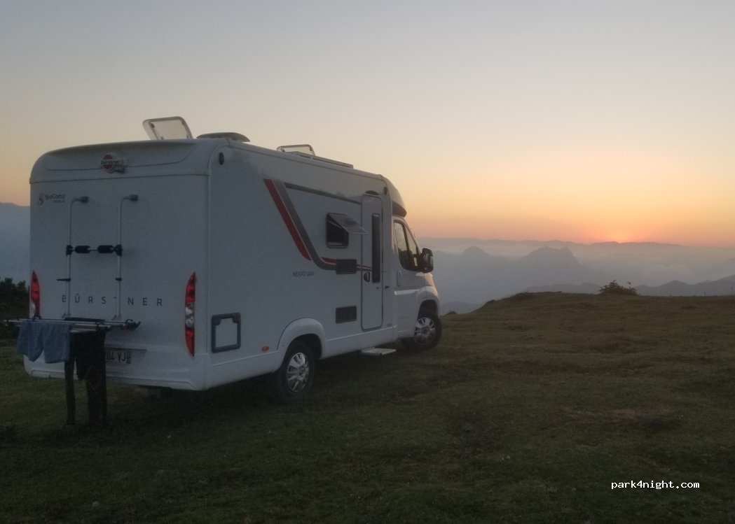 (33117) Llanuces - — foto