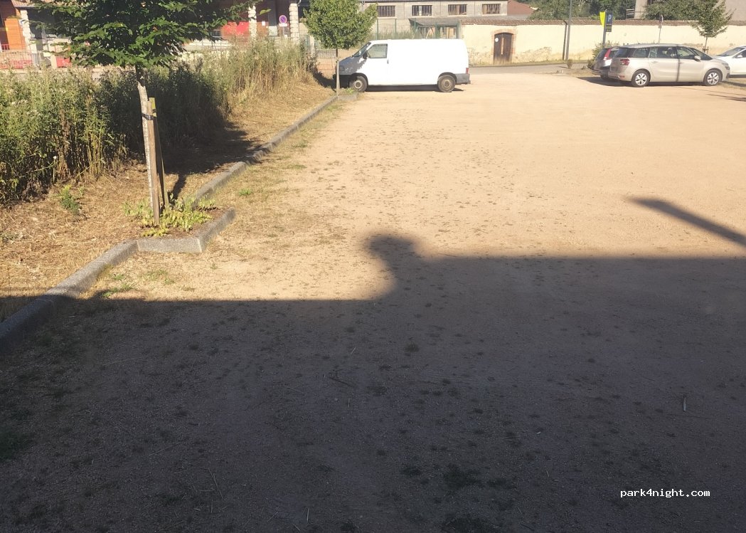 (63600) Ambert - 140 Rue Anna Rodier — foto 2