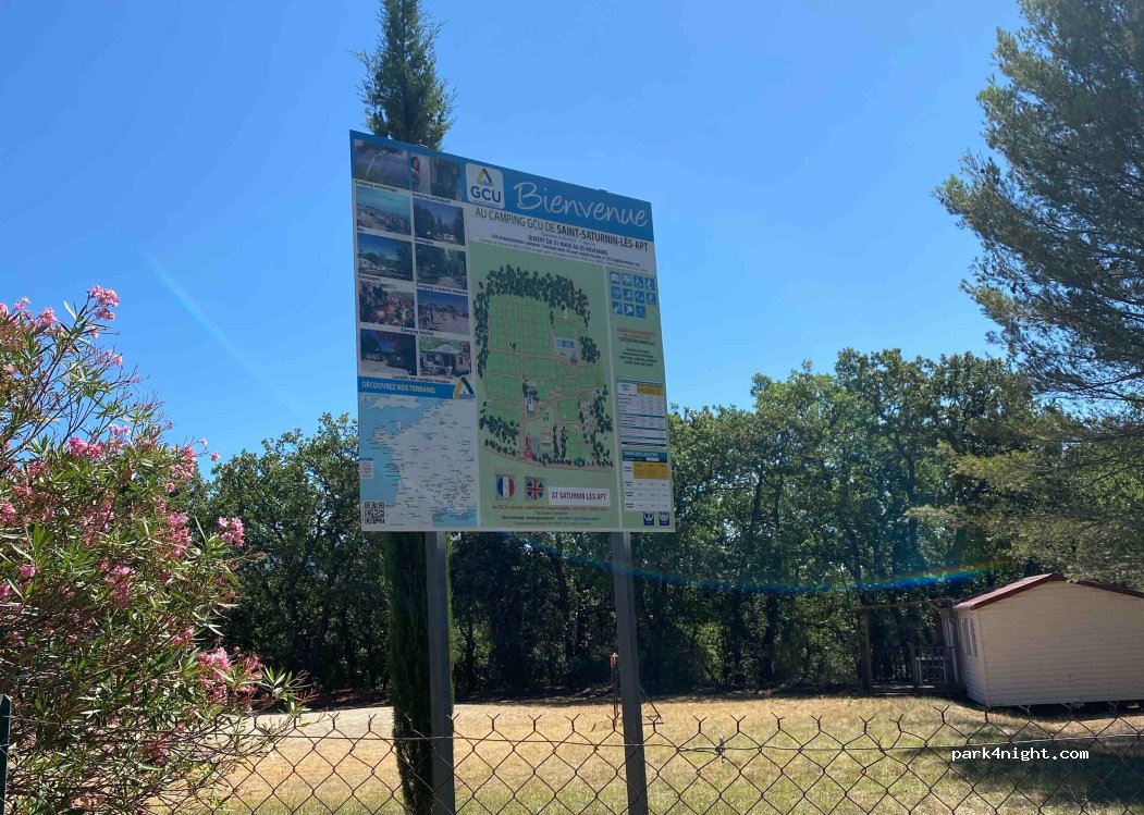 Camping GCU St Saturnin les Apt — foto