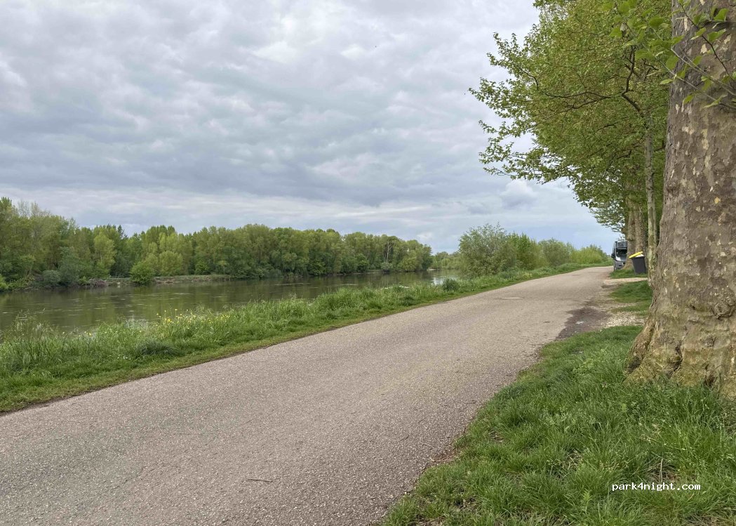 (41500) Saint-Dyé-sur-Loire - 122 Quai de la Loire — foto 5