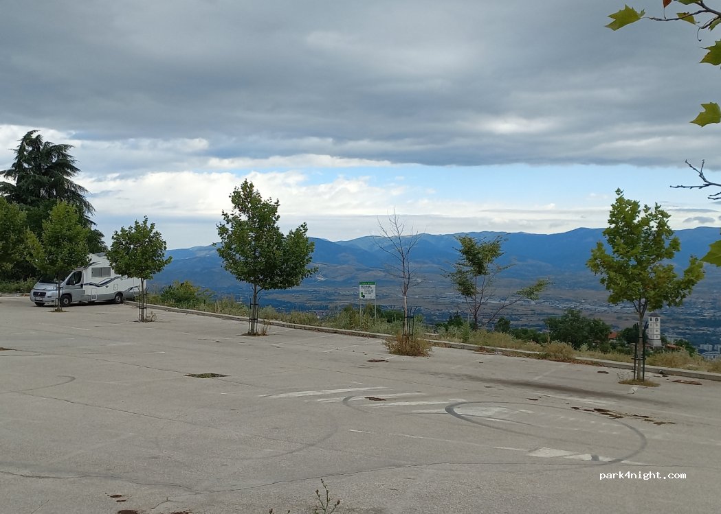 (1010) Gorno Nerezi - Unnamed Road — foto