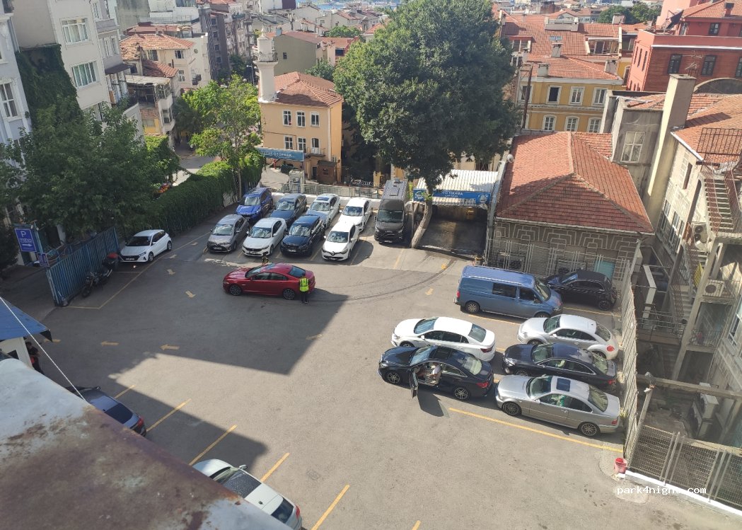 (34425) Beyoğlu - 35 A Yeni Çarşı Caddesi — foto