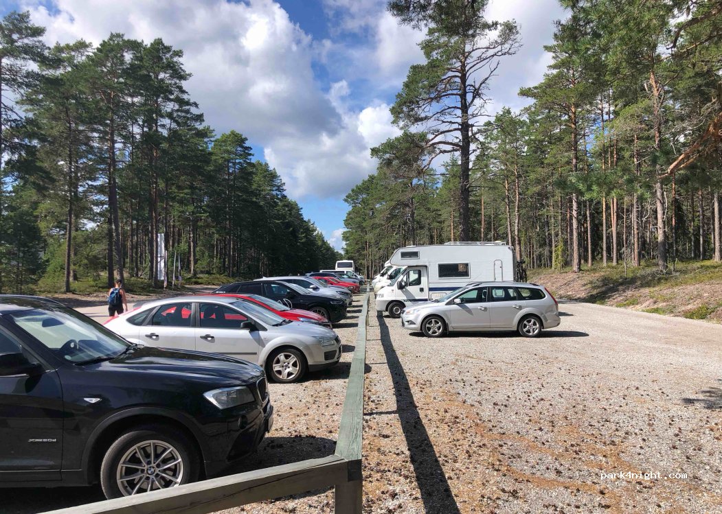 (824 93) Hölick - Unnamed Road — foto