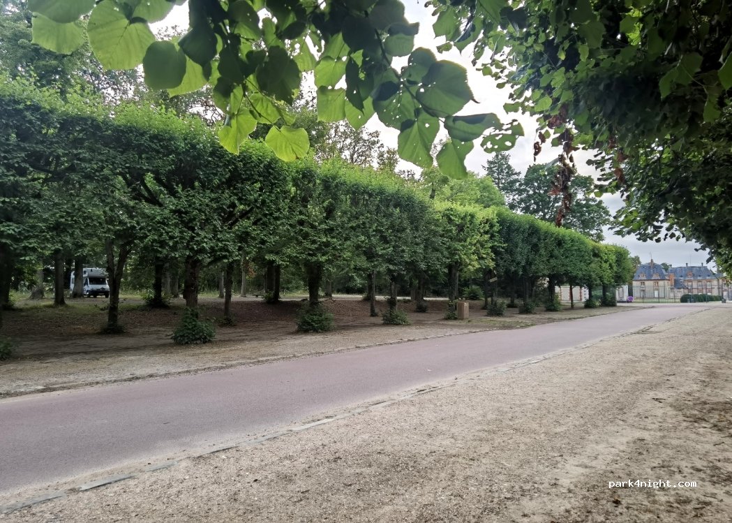 (78460) Choisel - Allée du Château — foto 2