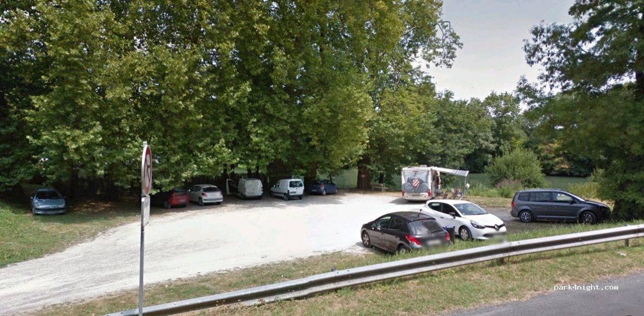 (17100) Saintes - 2 Route des Gonds — foto