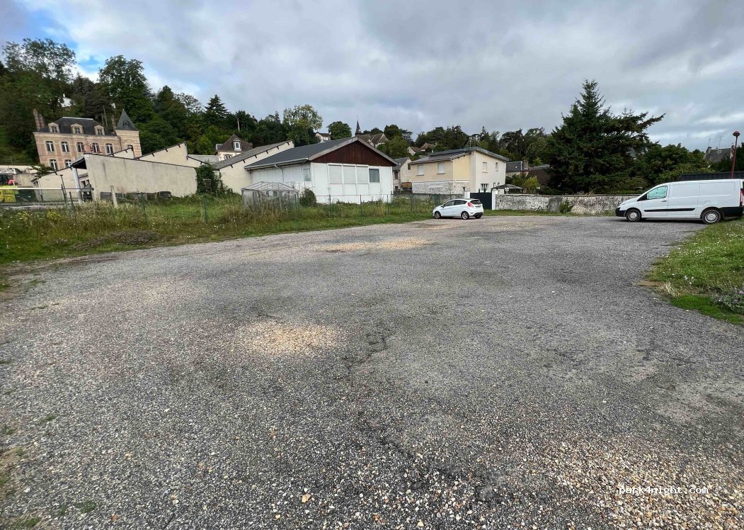 (27430) Saint-Pierre-du-Vauvray - 32 Rue Gourdon — foto