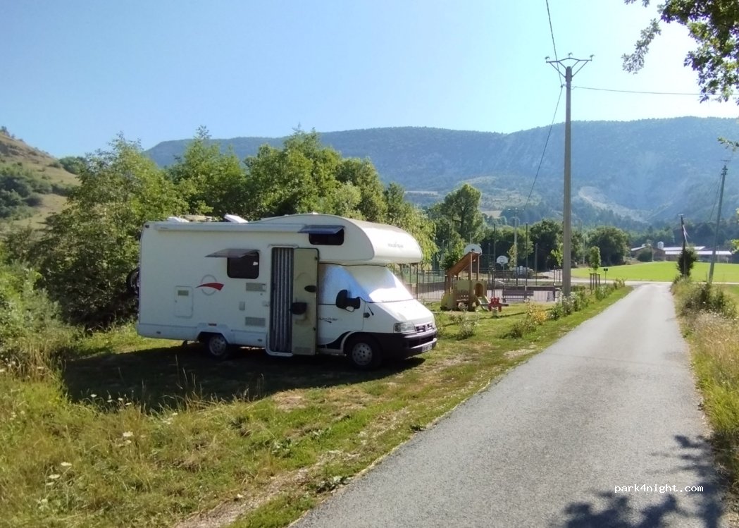 (04330) Clumanc - 4471 Route de la Haute Vallée de l'Asse — foto