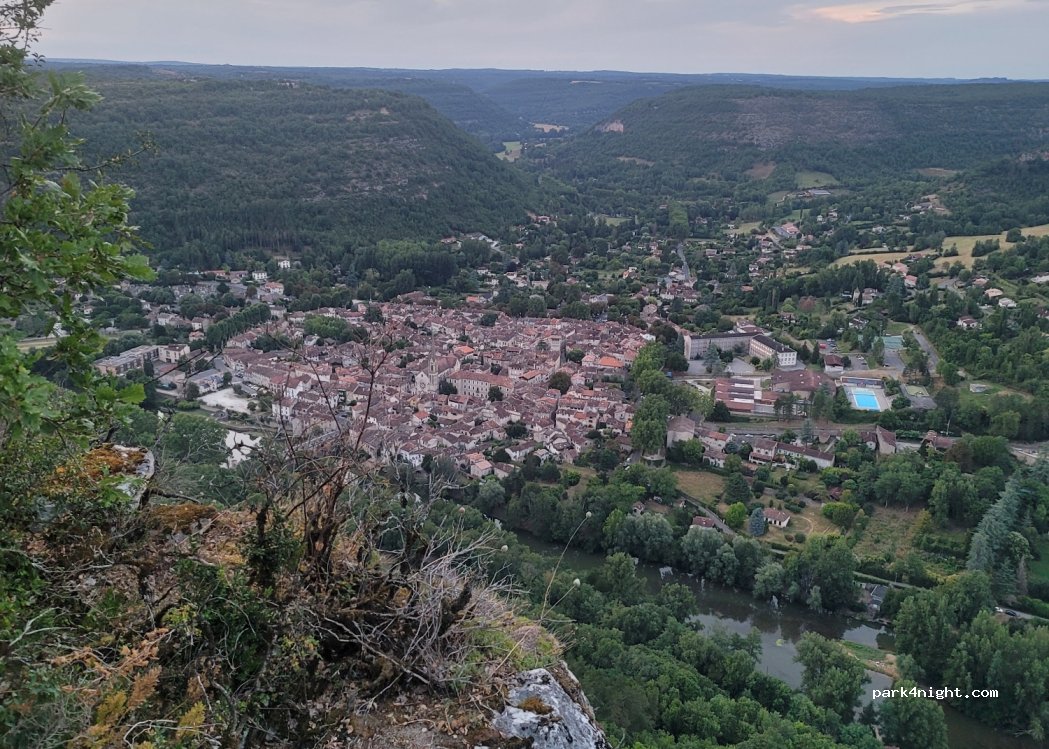(82140) Saint-Antonin-Noble-Val - Unnamed Road — foto