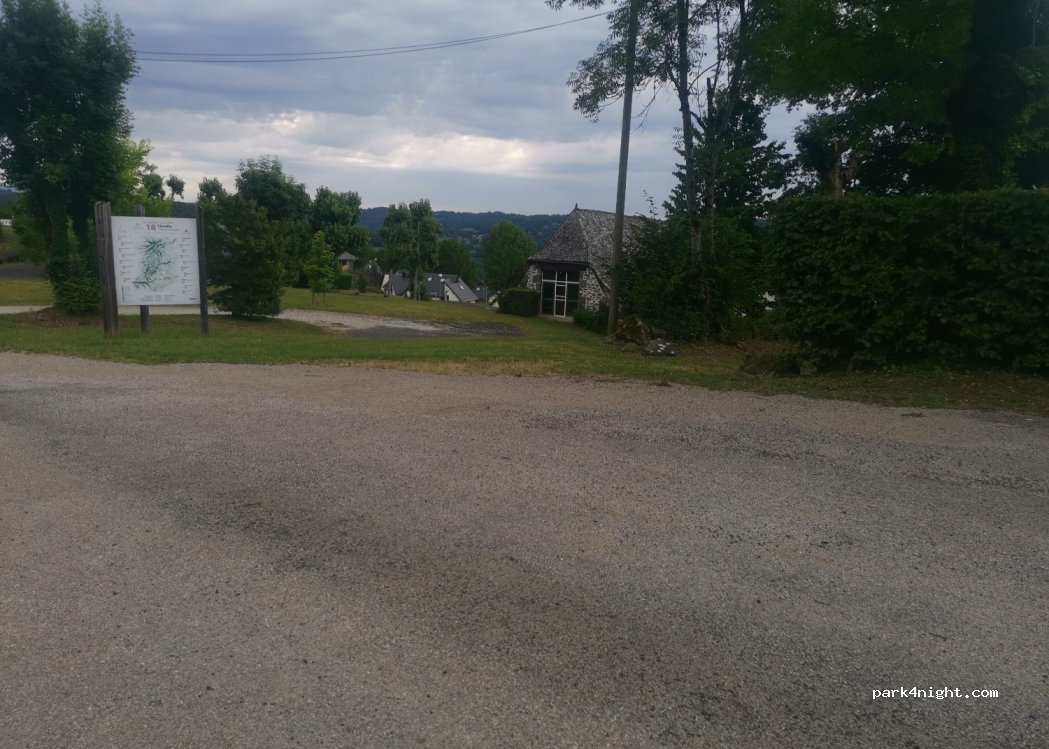 (12600) Brommat - 24 Rue Principale — foto