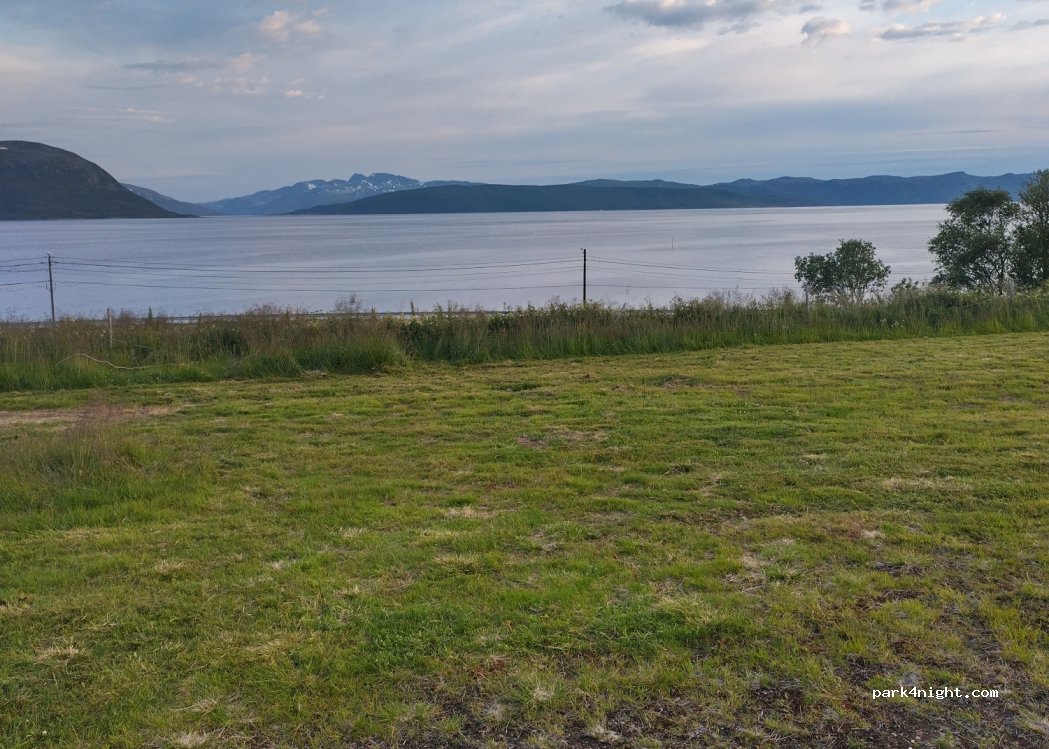 Vannøy bobilparkering — foto