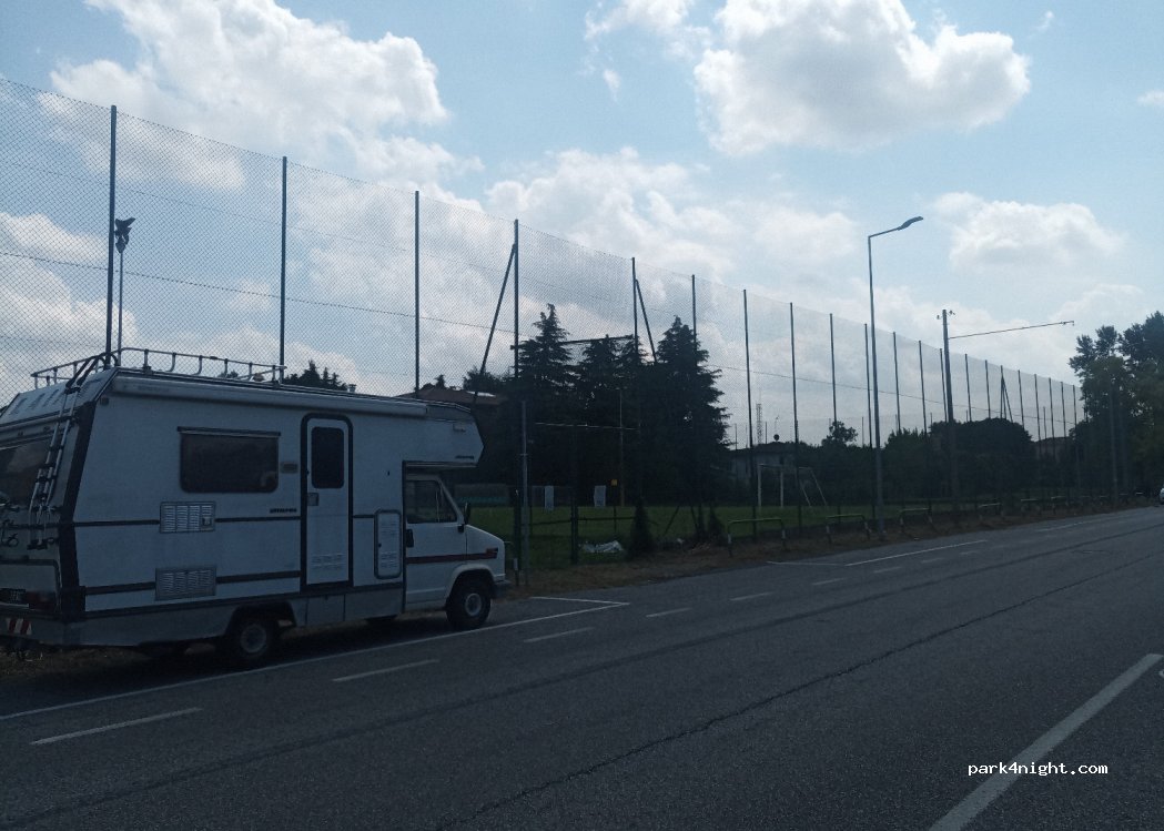 (35141) Padova - 13B Via Peschiera — foto