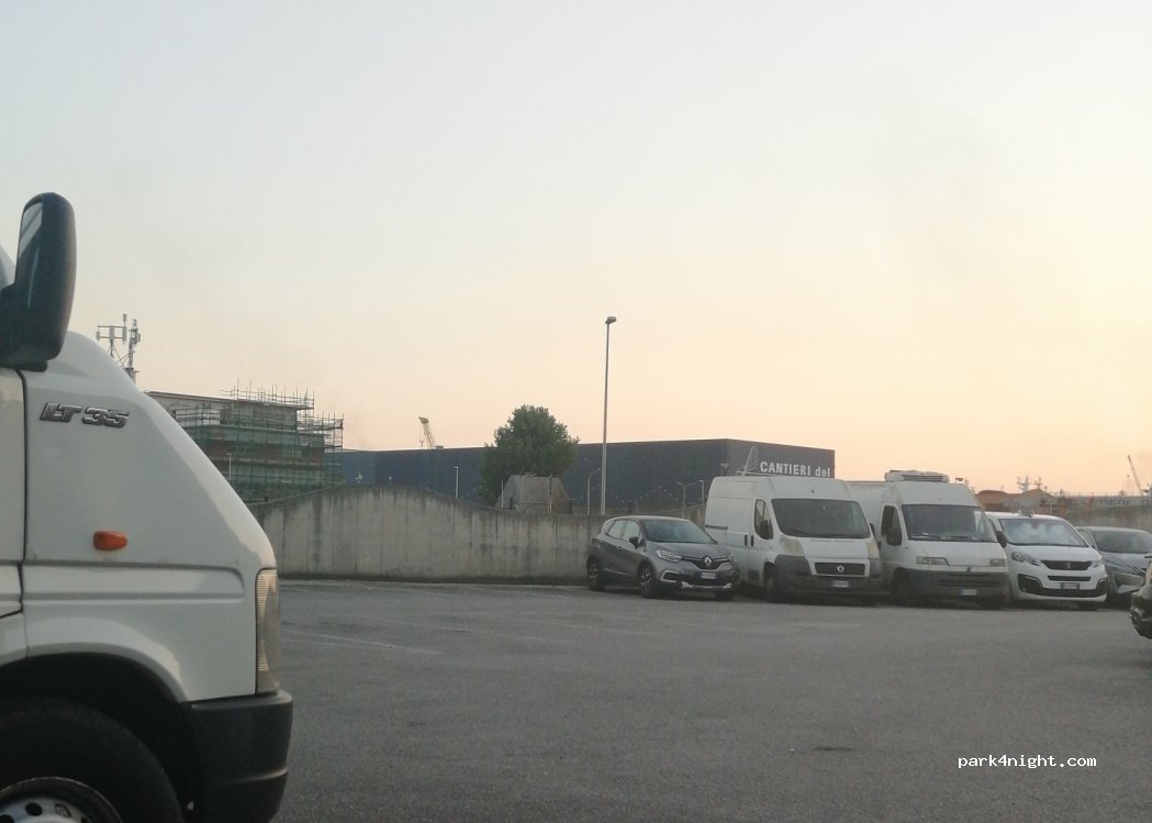 (80133) Napoli - 169 Via Amerigo Vespucci — foto 2