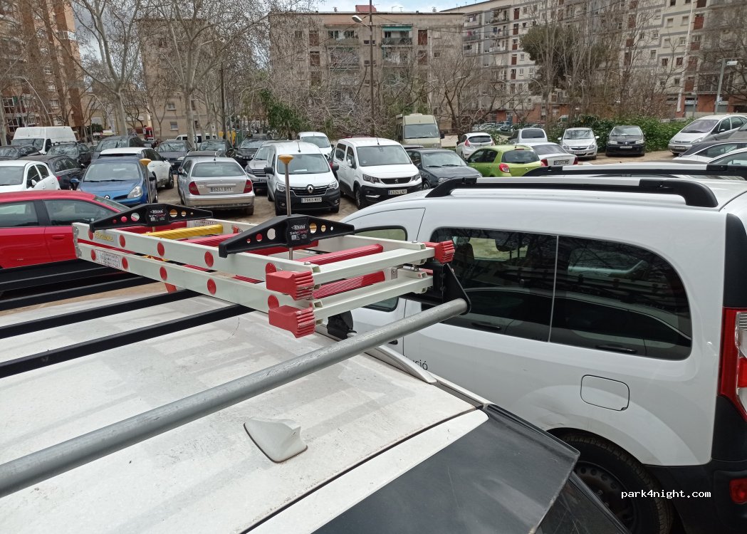 (08035) Barcelona - 20 Avinguda del Jordà — foto 3